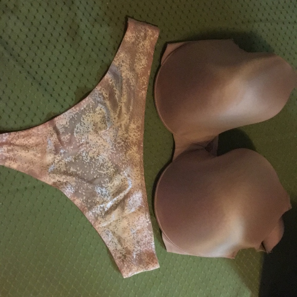 A Soma bra and matching underwear
